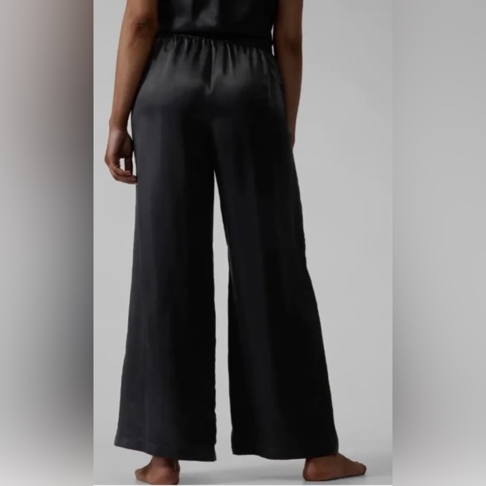 NWT Athleta Calm Cool Black Pant Size Medium. - Picture 2 of 5